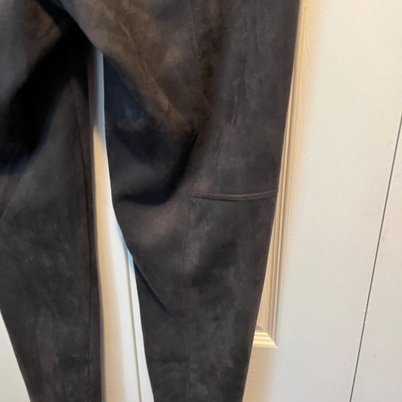 Jones NY size 6 faux leather pants - Picture 8 of 10